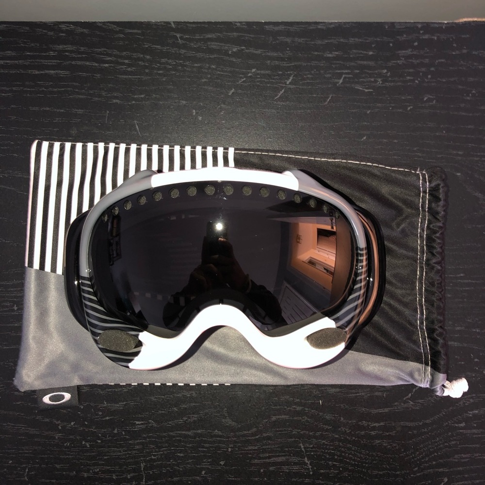 Oakley Ski/Snowboard goggles